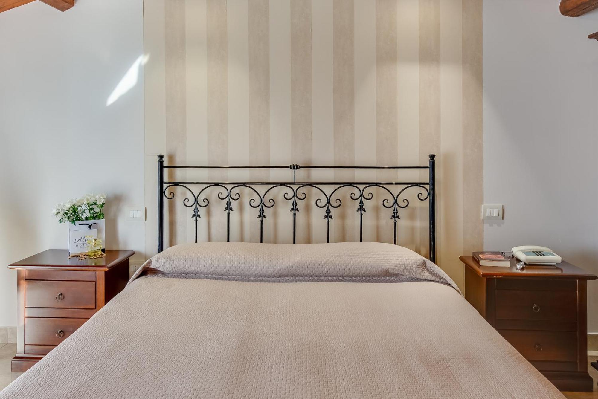 Hotel Aliai Шакка Экстерьер фото